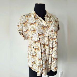 Jane + Delancey Cheetah Leopard Tropical Novelty Print Button Up Shirt Safari M